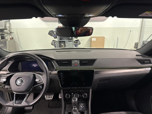 Fahrzeugabbildung SKODA Superb Combi 2.0 TDI Sportline AHK LED NAV SHZ v+h