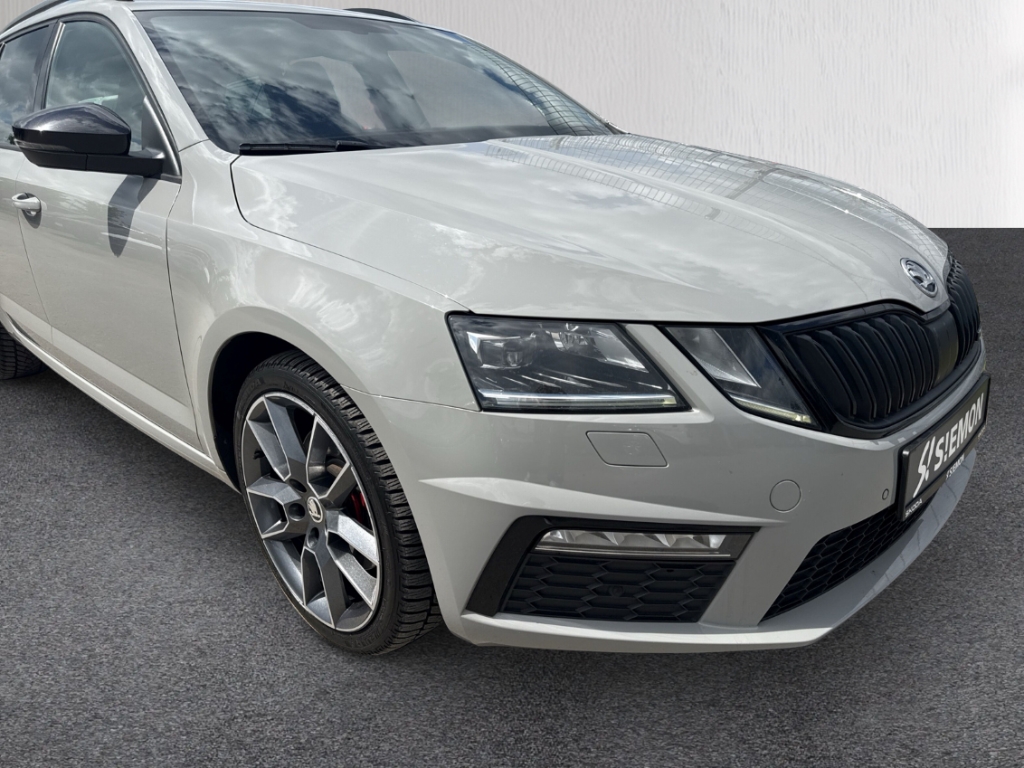 Fahrzeugabbildung SKODA Octavia 2.0 TDI RS 4x4 RKam AHK SHZ elHeck DCC Sportpaket AD Digitales Cockpit
