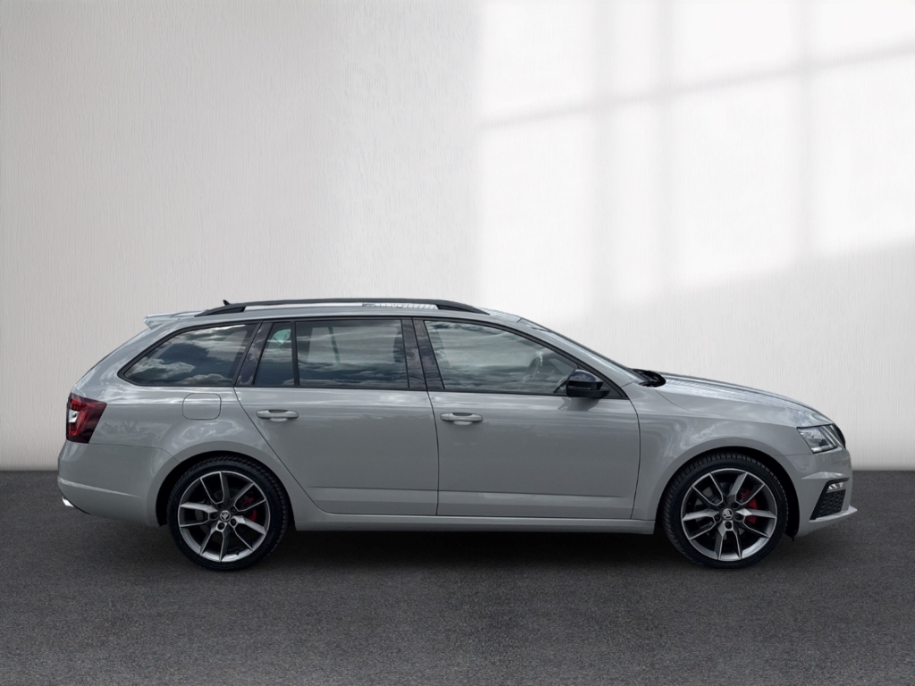 Fahrzeugabbildung SKODA Octavia 2.0 TDI RS 4x4 RKam AHK SHZ elHeck DCC Sportpaket AD Digitales Cockpit