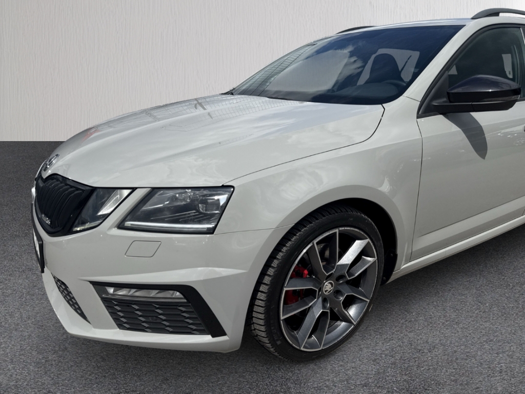 Fahrzeugabbildung SKODA Octavia 2.0 TDI RS 4x4 RKam AHK SHZ elHeck DCC Sportpaket AD Digitales Cockpit