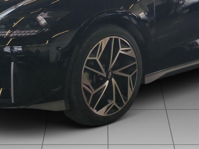 Fahrzeugabbildung Hyundai IONIQ 6 77,4kWh 4WD UNIQ 20LM HUD Navi Digitales Cockpit Memory Sitze Soundsystem