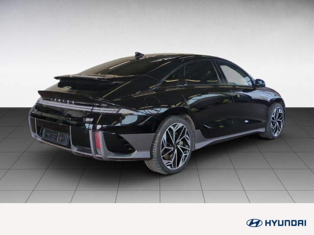Fahrzeugabbildung Hyundai IONIQ 6 77,4kWh 4WD UNIQ 20LM HUD Navi Digitales Cockpit Memory Sitze Soundsystem