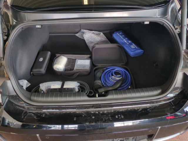 Fahrzeugabbildung Hyundai IONIQ 6 77,4kWh 4WD UNIQ 20LM HUD Navi Digitales Cockpit Memory Sitze Soundsystem