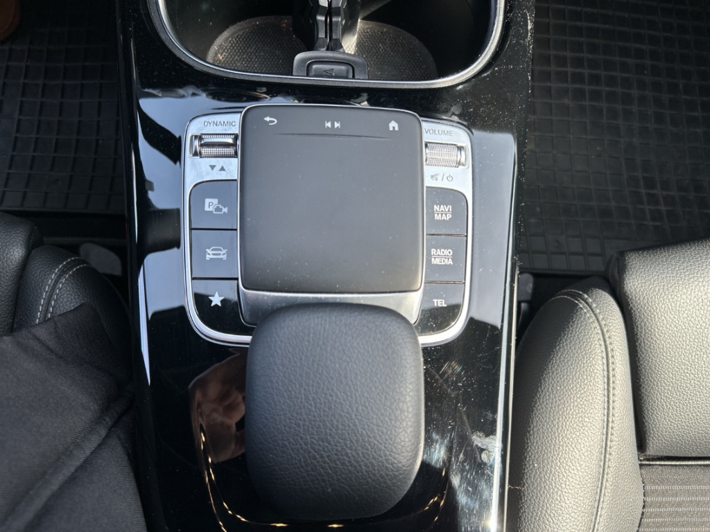 Fahrzeugabbildung Mercedes-Benz A 250 4Matic DCT Progressive Multibeam Night-Pak