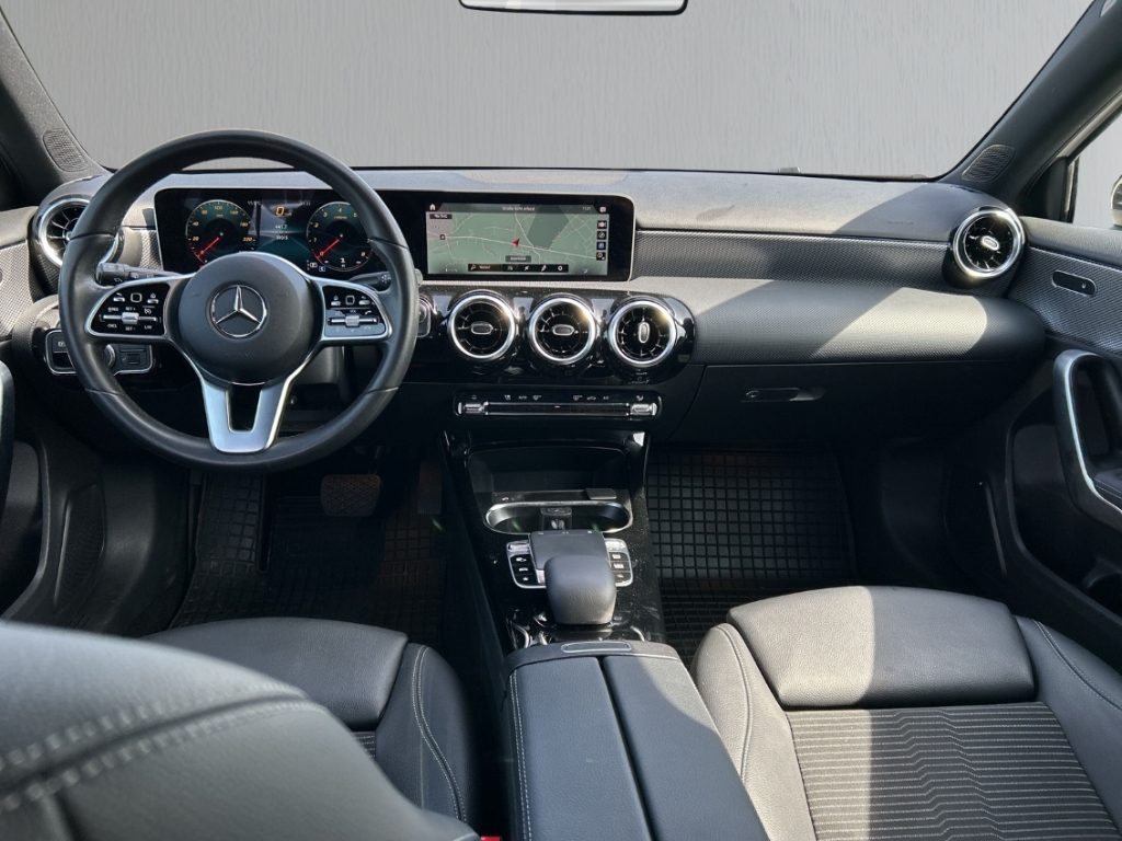 Fahrzeugabbildung Mercedes-Benz A 250 4Matic DCT Progressive Multibeam Night-Pak