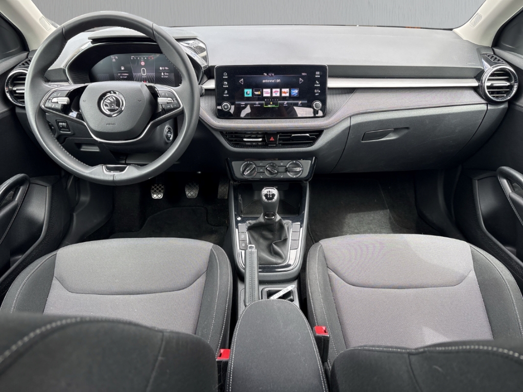 Fahrzeugabbildung SKODA Fabia Selection 1.0 PDC Temp LED Color BT Klima USB
