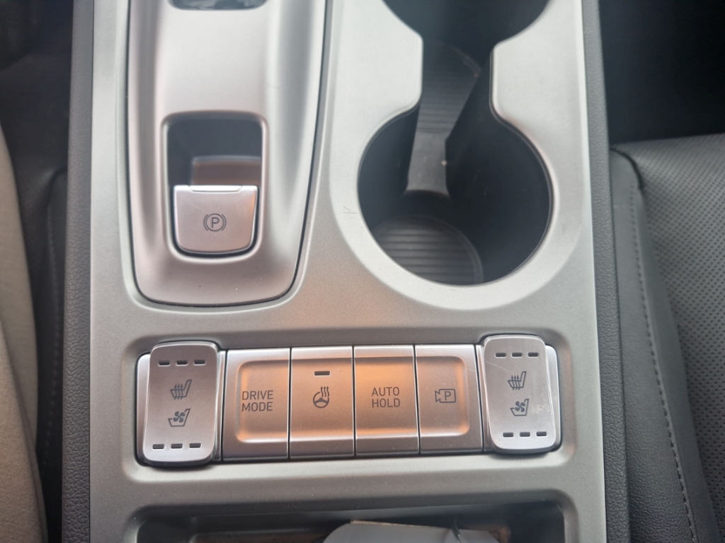 Fahrzeugabbildung Hyundai KONA Elektro Prime 64kWh LED ACC HuD e.Sitze RKam CarPlay SHZ LHZ