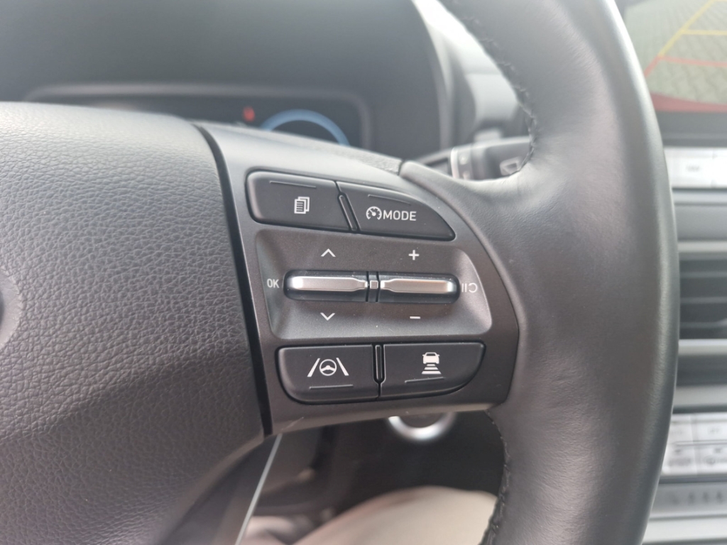 Fahrzeugabbildung Hyundai KONA Elektro Prime 64kWh LED ACC HuD e.Sitze RKam CarPlay SHZ LHZ