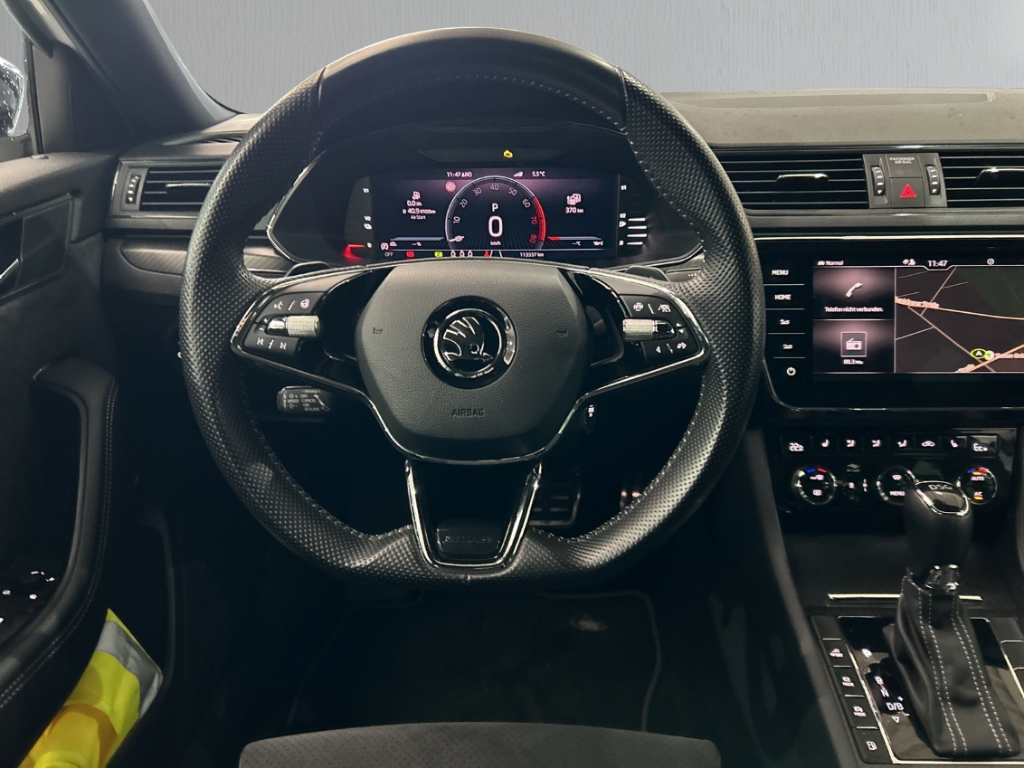 Fahrzeugabbildung SKODA Superb iV Combi 1.4 TSI Sportl AHK Pano Columbus