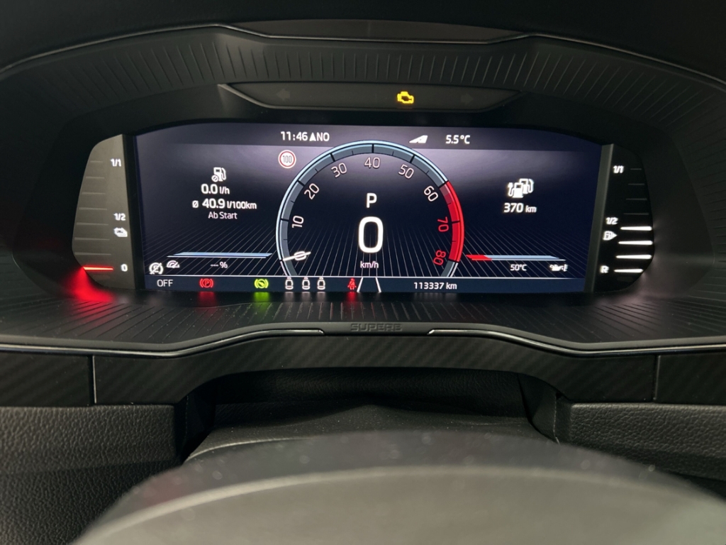 Fahrzeugabbildung SKODA Superb iV Combi 1.4 TSI Sportl AHK Pano Columbus