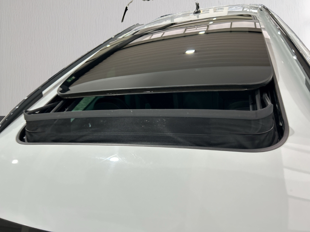Fahrzeugabbildung SKODA Superb iV Combi 1.4 TSI Sportl AHK Pano Columbus