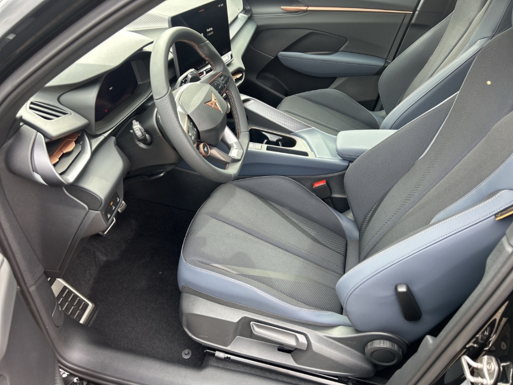 Fahrzeugabbildung CUPRA Terramar eTSI 1.5 TSI DSG AHK Winter eHK ACC SHZ