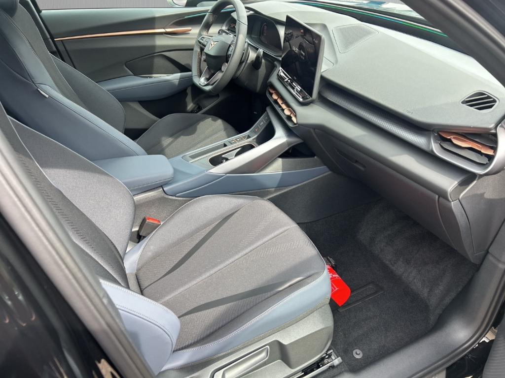 Fahrzeugabbildung CUPRA Terramar eTSI 1.5 TSI DSG AHK Winter eHK ACC SHZ