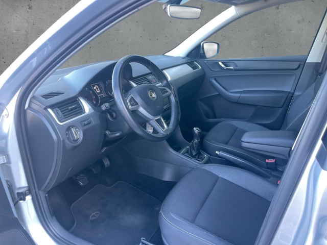 Fahrzeugabbildung SKODA Rapid Ambition Spaceback PDC SHZ Temp Klima BC