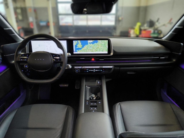 Fahrzeugabbildung Hyundai IONIQ 6 77,4kWh 4WD UNIQ 20LM HUD Navi Digitales Cockpit Memory Sitze Soundsystem