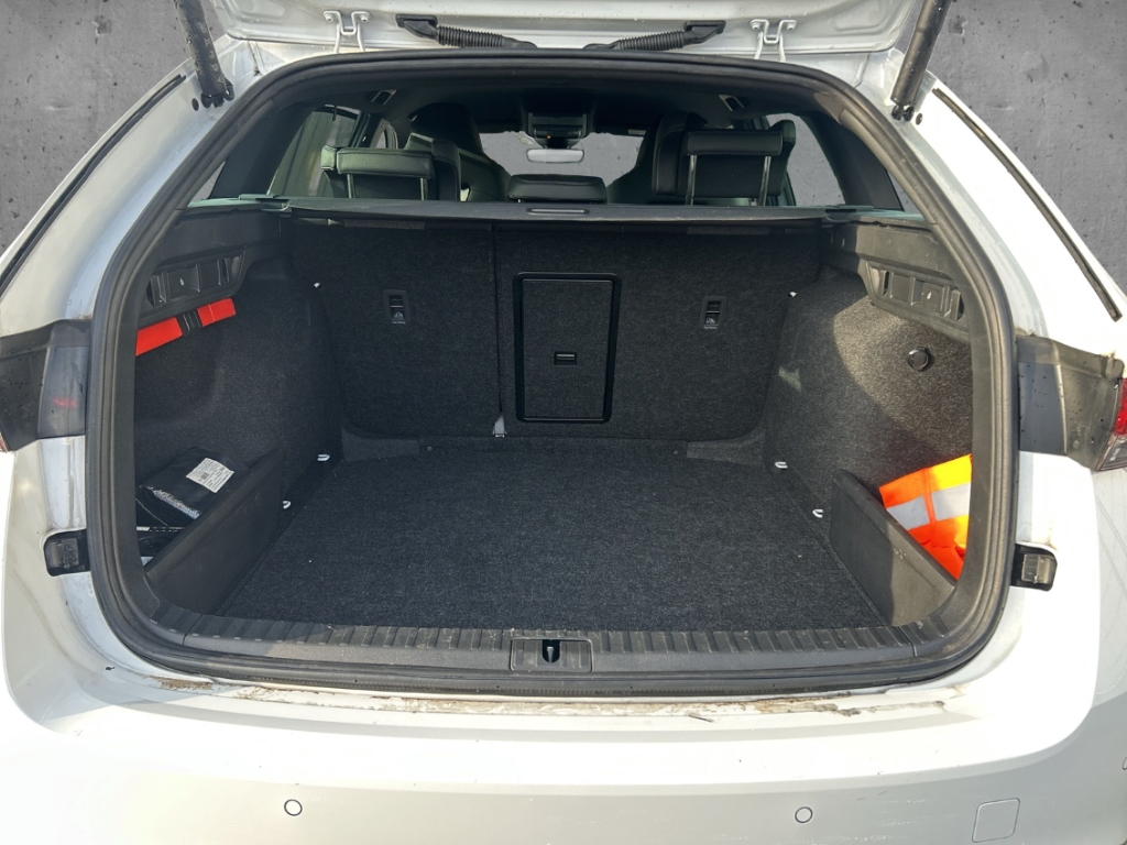 Fahrzeugabbildung SKODA Octavia Combi 1.5 eTSI DSG Sportline MatrLED Nav