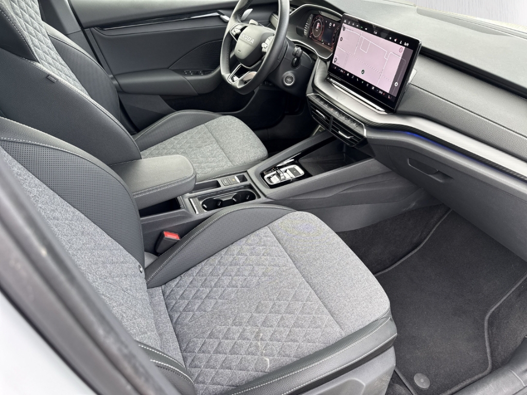 Fahrzeugabbildung SKODA Octavia Combi 1.5 eTSI DSG Sportline MatrLED Nav
