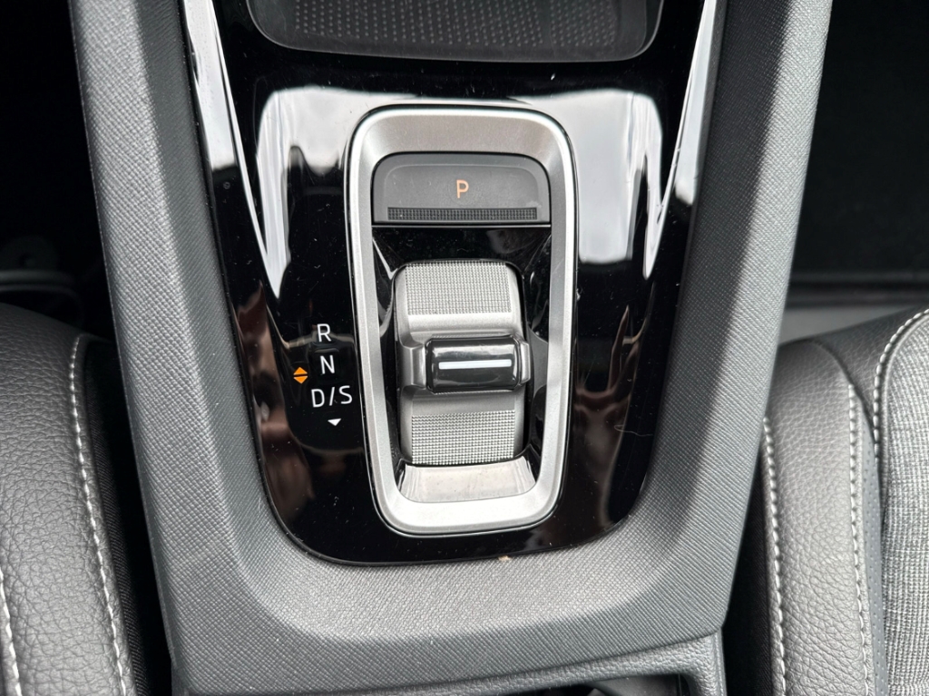 Fahrzeugabbildung SKODA Octavia Combi 1.5 eTSI DSG Sportline MatrLED Nav