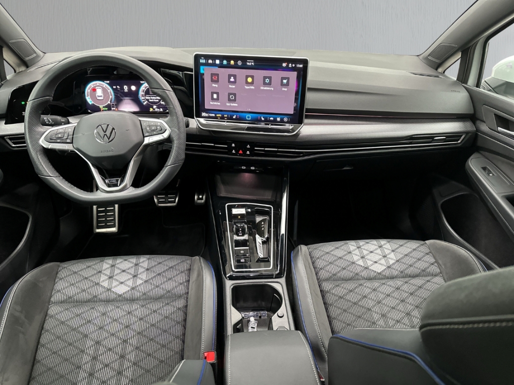 Fahrzeugabbildung Volkswagen Golf Variant 1.5 eTSI R-Line ACC SHZ LED SHZ Privacy GJR