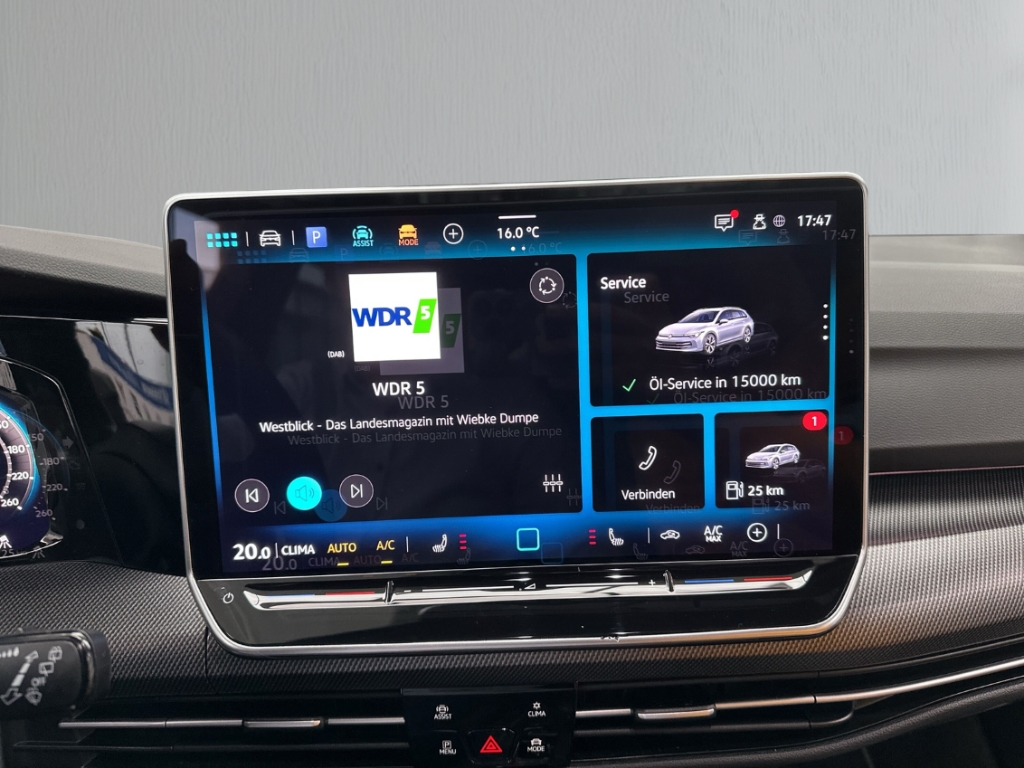 Fahrzeugabbildung Volkswagen Golf Variant 1.5 eTSI R-Line ACC SHZ LED SHZ Privacy GJR