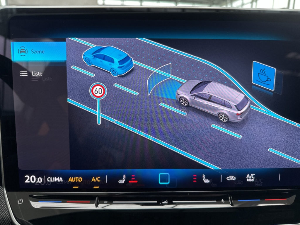 Fahrzeugabbildung Volkswagen Golf Variant 1.5 eTSI R-Line ACC SHZ LED SHZ Privacy GJR