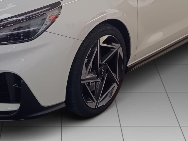 Fahrzeugabbildung Hyundai i30 FL 5trg 1.5 T-GDI 48V MT N-Line Sitz-P. Panorama Sportpaket Navi
