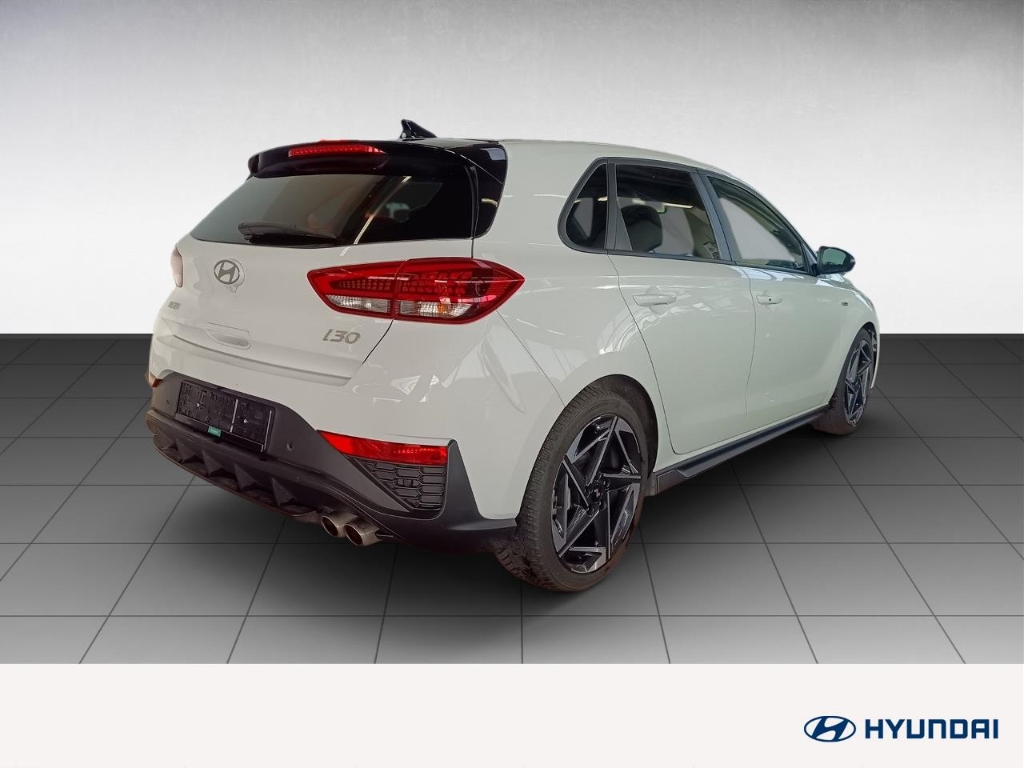 Fahrzeugabbildung Hyundai i30 FL 5trg 1.5 T-GDI 48V MT N-Line Sitz-P. Panorama Sportpaket Navi