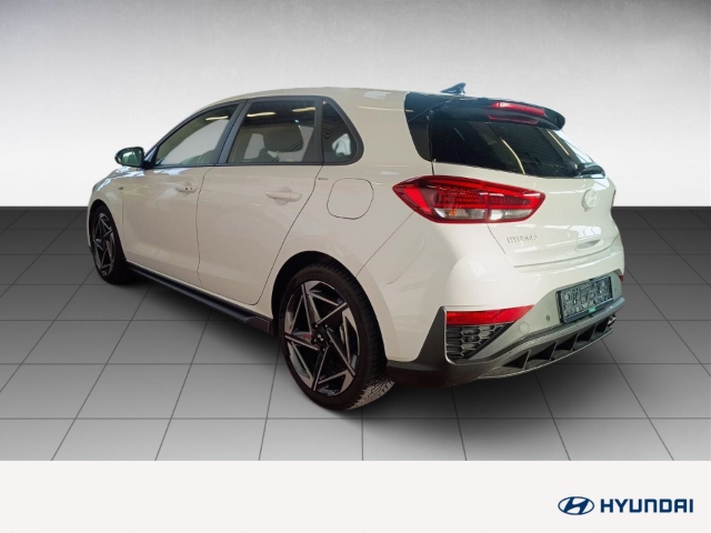 Fahrzeugabbildung Hyundai i30 FL 5trg 1.5 T-GDI 48V MT N-Line Sitz-P. Panorama Sportpaket Navi