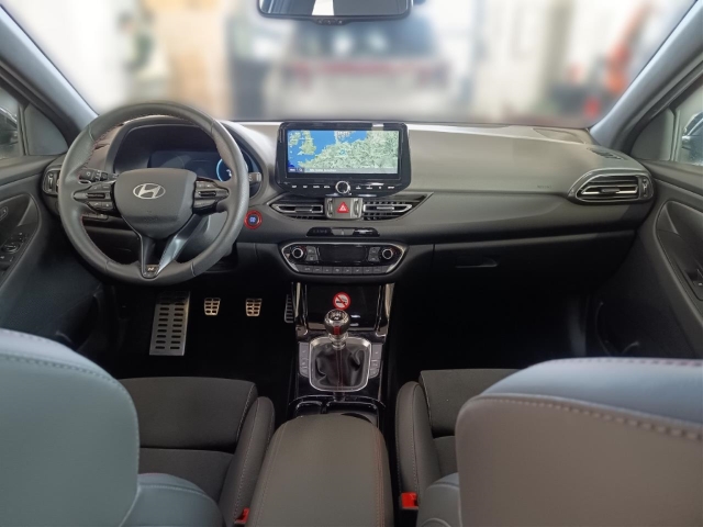 Fahrzeugabbildung Hyundai i30 FL 5trg 1.5 T-GDI 48V MT N-Line Sitz-P. Panorama Sportpaket Navi