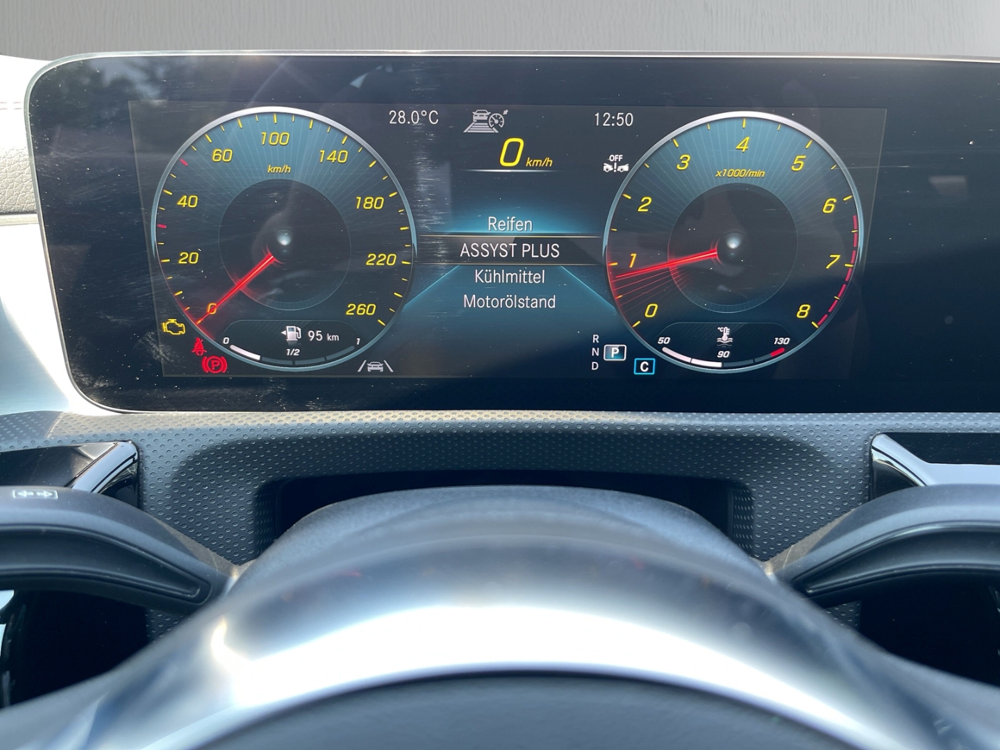 Fahrzeugabbildung Mercedes-Benz CLA 200 Shooting Brake AMG LINE LED Distronic SHZ