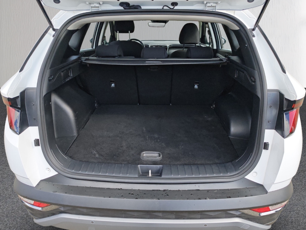 Fahrzeugabbildung Hyundai TUCSON 1.6 T-GDI MHEV Select Navi LED GRA SHZ RFK VirtCo Klimaautom