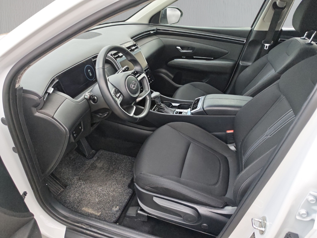 Fahrzeugabbildung Hyundai TUCSON 1.6 T-GDI MHEV Select Navi LED GRA SHZ RFK VirtCo Klimaautom