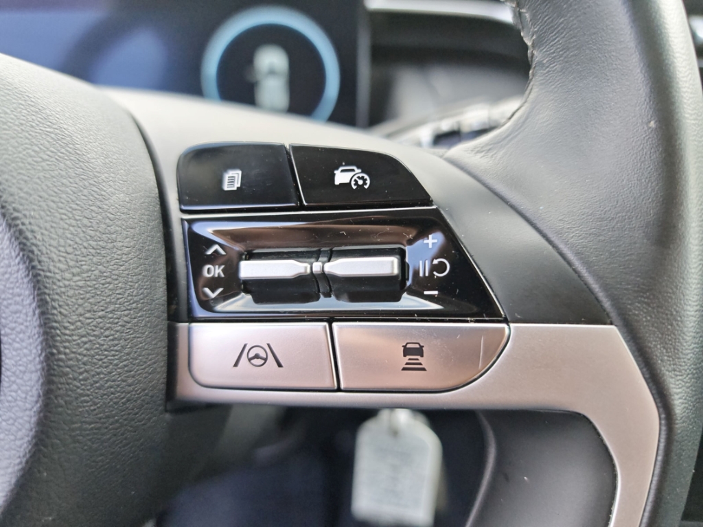 Fahrzeugabbildung Hyundai TUCSON 1.6 T-GDI MHEV Select Navi LED GRA SHZ RFK VirtCo Klimaautom