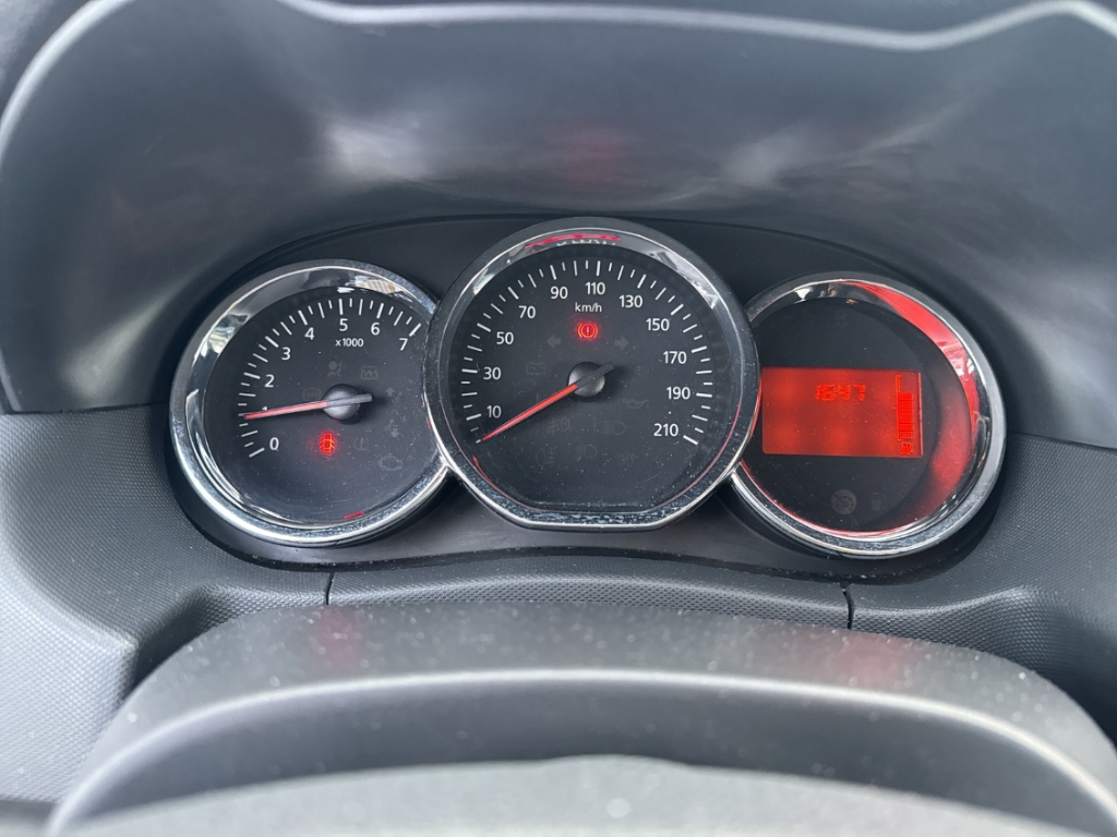 Fahrzeugabbildung Dacia Duster Ice 4x2 1.5 Kinders. Vorb. Klima Servo BT