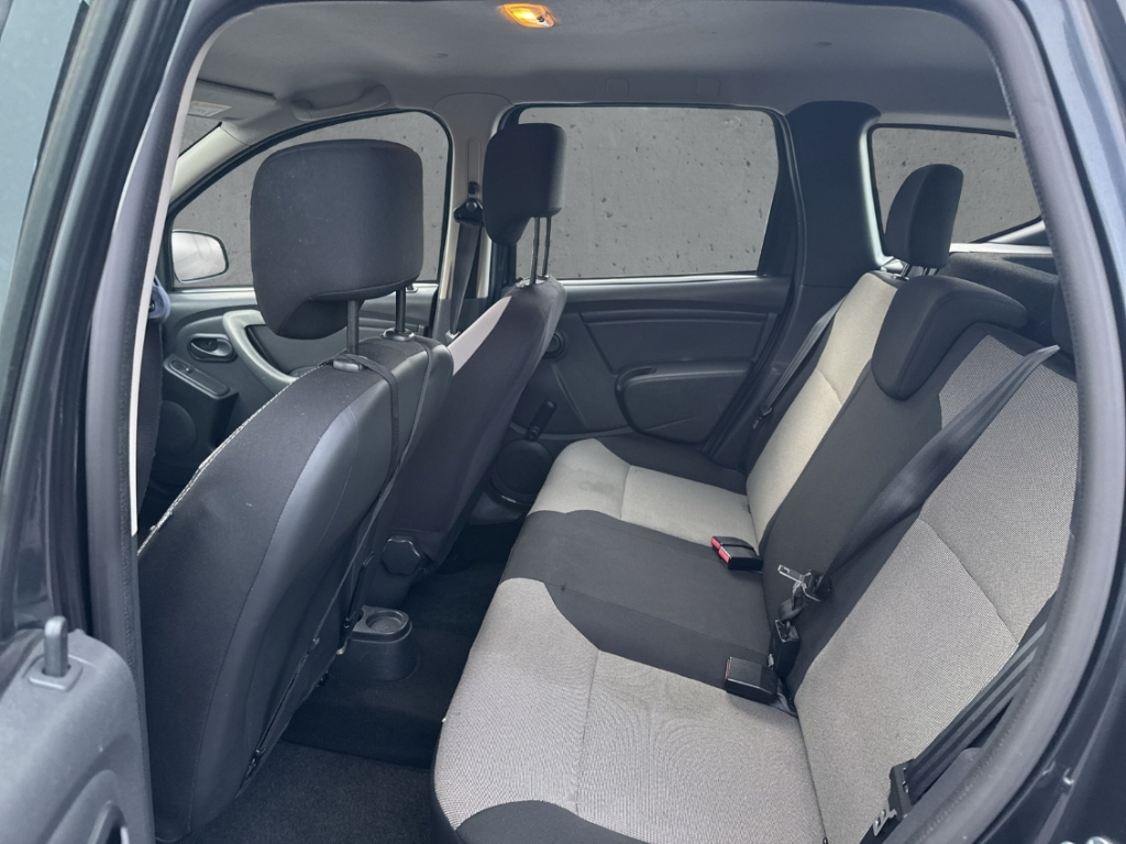 Fahrzeugabbildung Dacia Duster Ice 4x2 1.5 Kinders. Vorb. Klima Servo BT