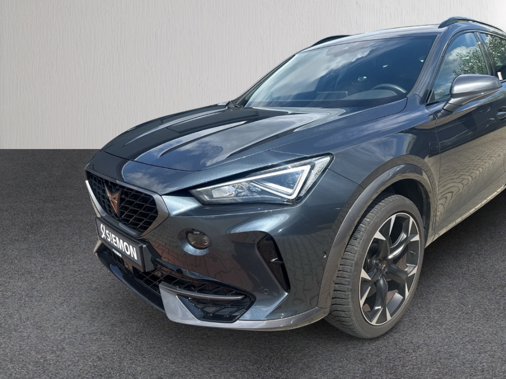 Fahrzeugabbildung CUPRA Formentor 4Drive VZ 2.0 TSI NAVI LED SHZ R-Kam WinterPa Sportpaket AD Digitales Cockpit