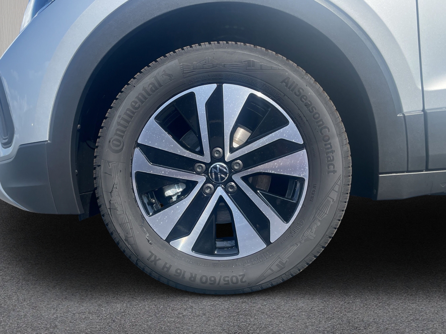 Fahrzeugabbildung Volkswagen T-Cross 1.0 TSI DSG ENERGY LED AHK GJR NAVI KAMERA