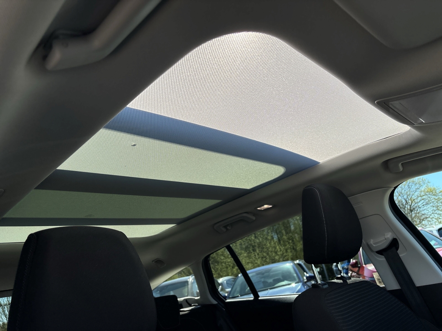Fahrzeugabbildung Ford Focus Turn. Active X 1.5 EcoBl Auto. Pano B&O He