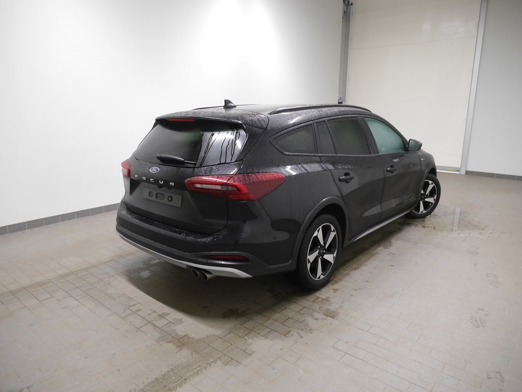 Fahrzeugabbildung Ford Focus Turn. Active X 1.5 EcoBl Auto. Pano B&O He