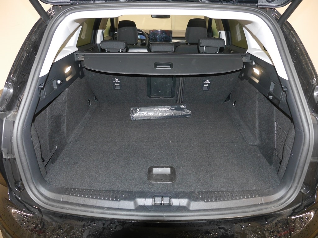 Fahrzeugabbildung Ford Focus Turn. Active X 1.5 EcoBl Auto. Pano B&O He