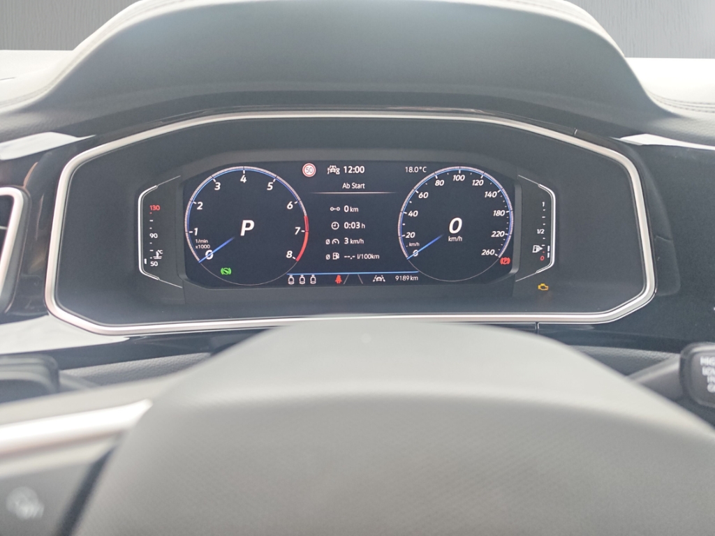 Fahrzeugabbildung Volkswagen T-Roc 1.5 TSI DSG R-Line IQ.Drive LED+ ACC SHZ