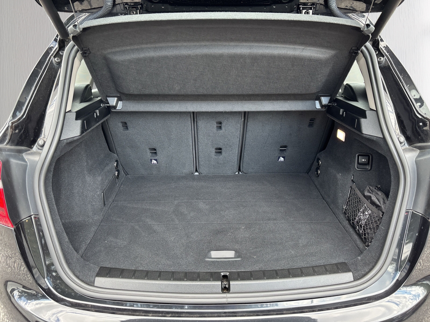 Fahrzeugabbildung BMW 218 Active Tourer Advantage NAV LED SHZ PPS