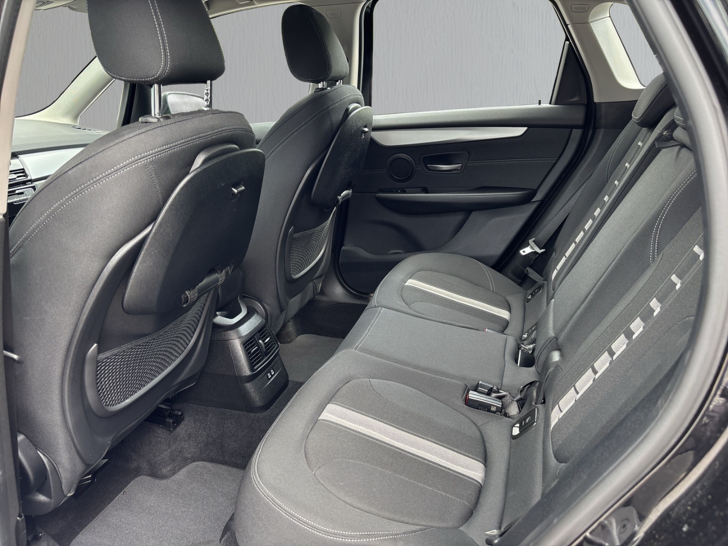 Fahrzeugabbildung BMW 218 Active Tourer Advantage NAV LED SHZ PPS