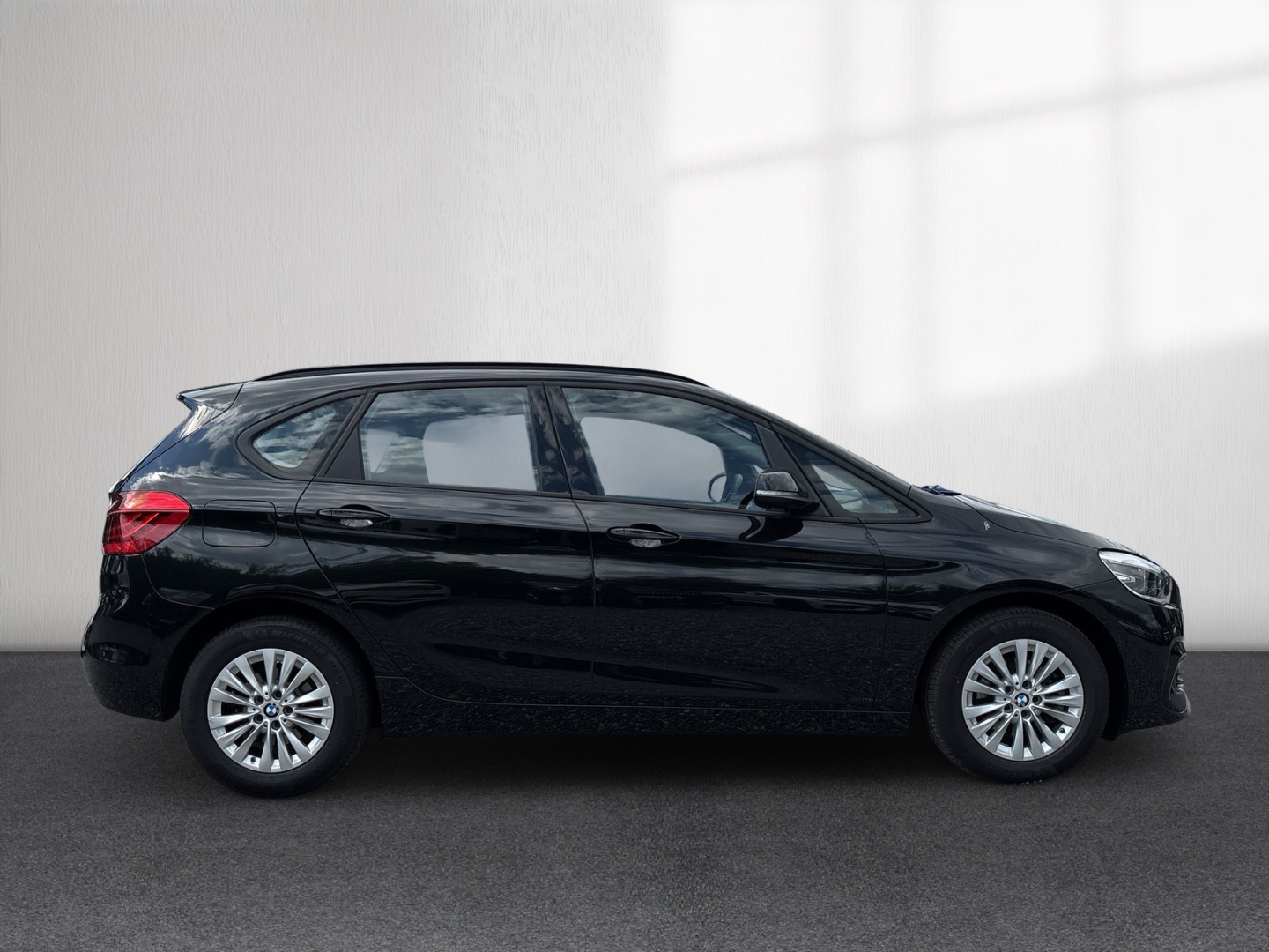Fahrzeugabbildung BMW 218 Active Tourer Advantage NAV LED SHZ PPS