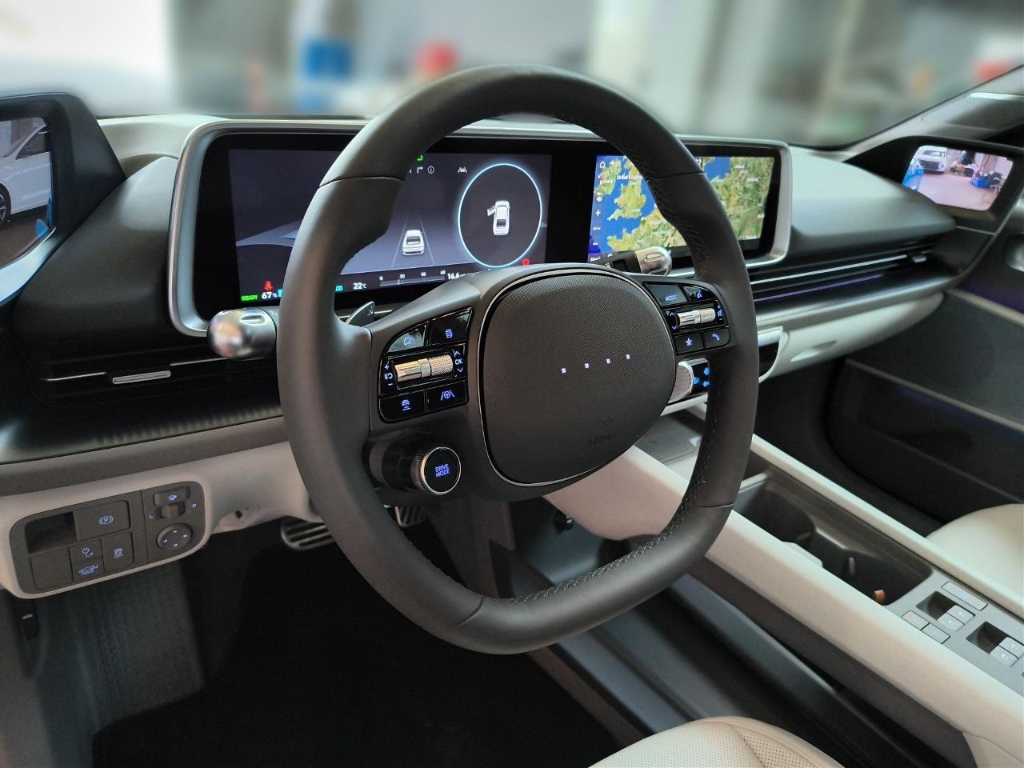 Fahrzeugabbildung Hyundai IONIQ 6 77,4kWh 2WD UNIQ Digi-Spiegel Schiebedach HUD Navi Digitales Cockpit Memory Soundsystem