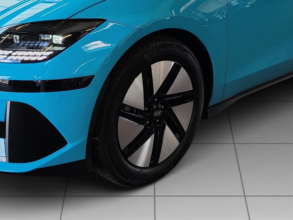 Fahrzeugabbildung Hyundai IONIQ 6 77,4kWh 2WD UNIQ Digi-Spiegel Schiebedach HUD Navi Digitales Cockpit Memory Soundsystem