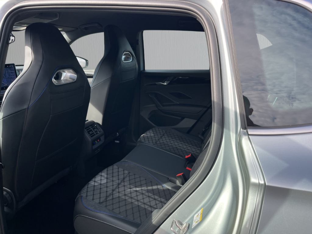 Fahrzeugabbildung Volkswagen Tiguan 1.5 eTSI DSG R-Line AHK SHZ el.Heckklappe ACC VirtCo