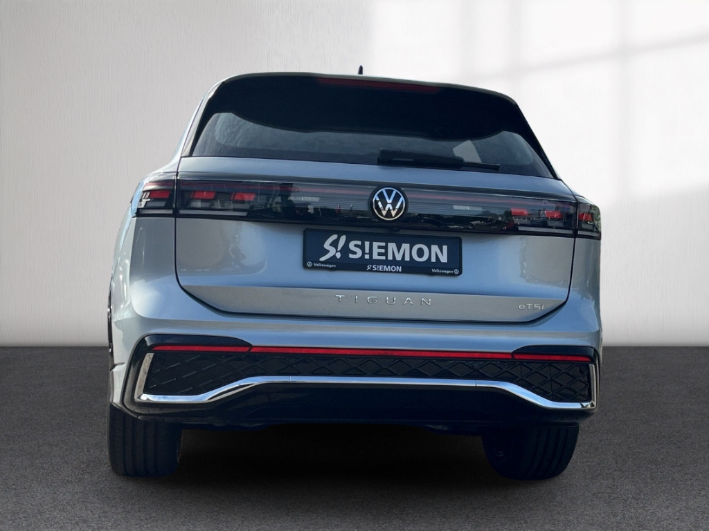 Fahrzeugabbildung Volkswagen Tiguan 1.5 eTSI DSG R-Line AHK SHZ el.Heckklappe ACC VirtCo