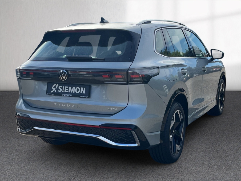 Fahrzeugabbildung Volkswagen Tiguan 1.5 eTSI DSG R-Line AHK SHZ el.Heckklappe ACC VirtCo