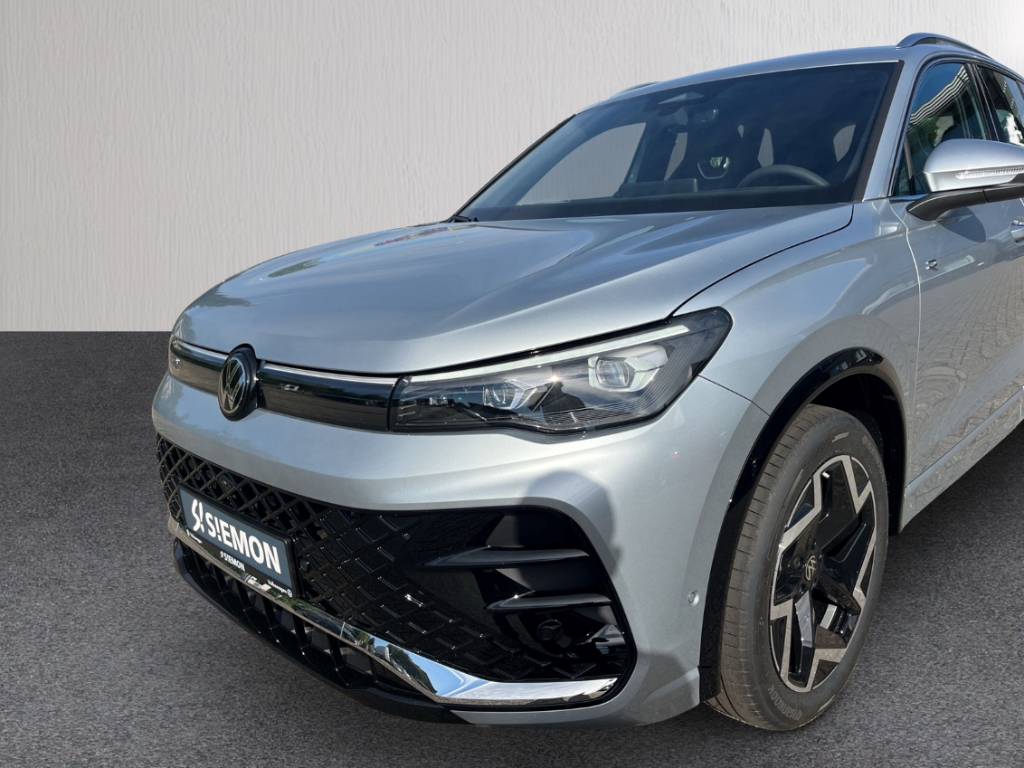 Fahrzeugabbildung Volkswagen Tiguan 1.5 eTSI DSG R-Line AHK SHZ el.Heckklappe ACC VirtCo